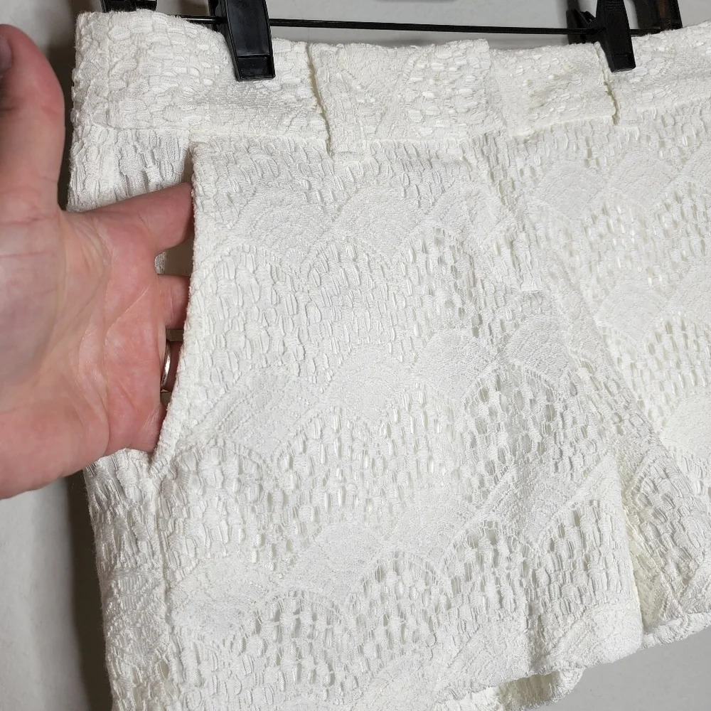 Ann‎ Taylor Loft white lace shorts